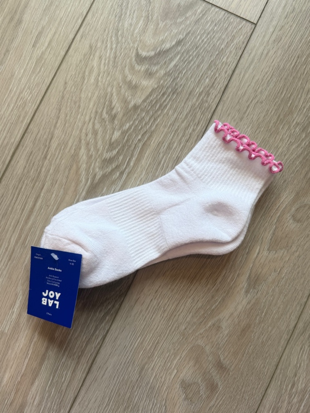 Women's JoyLab White Ankle Socks with Pink Lettuce Edge Trim Shoe Size 4-10
